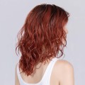 Perruque dégradée mi- longue, une coiffure tendance