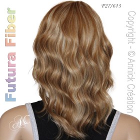 Perruque mi longue ondulée, une coiffure de starlette Mystic