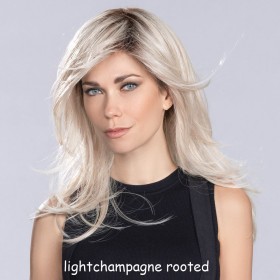 Perruque longue un style féminin, pour une allure raffinée