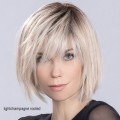 Perruque courte dégradée et effilée, une coiffure tendance 