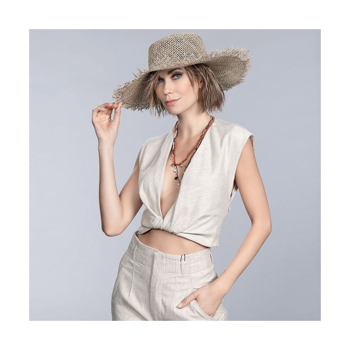 Chapeau Garda : en raphia naturel, pour une protection élégante et confortable Chapeau Garda : en raphia naturel, pour une protection élégante et confortable