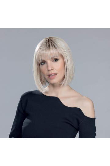 Perruque courte, coupe au carré 