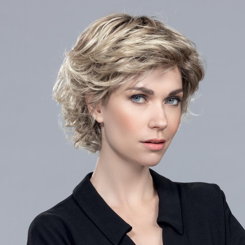 Perruque courte, coupe dégradée, effet naturel