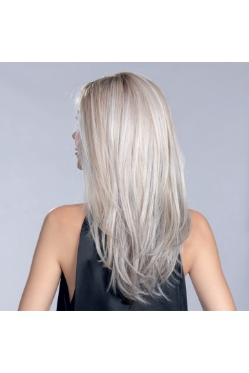 Perruque longue, chevelure dégradée 