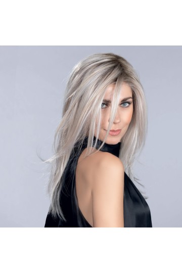 Perruque longue, chevelure dégradée