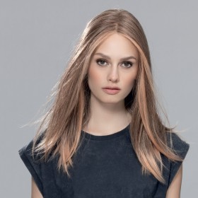 Perruque mi longue monofilament, un look tendance 