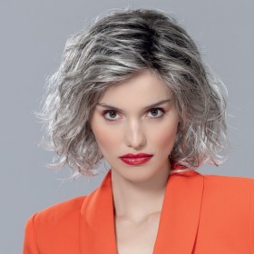 Perruque monofilament, un rêve de féminité 