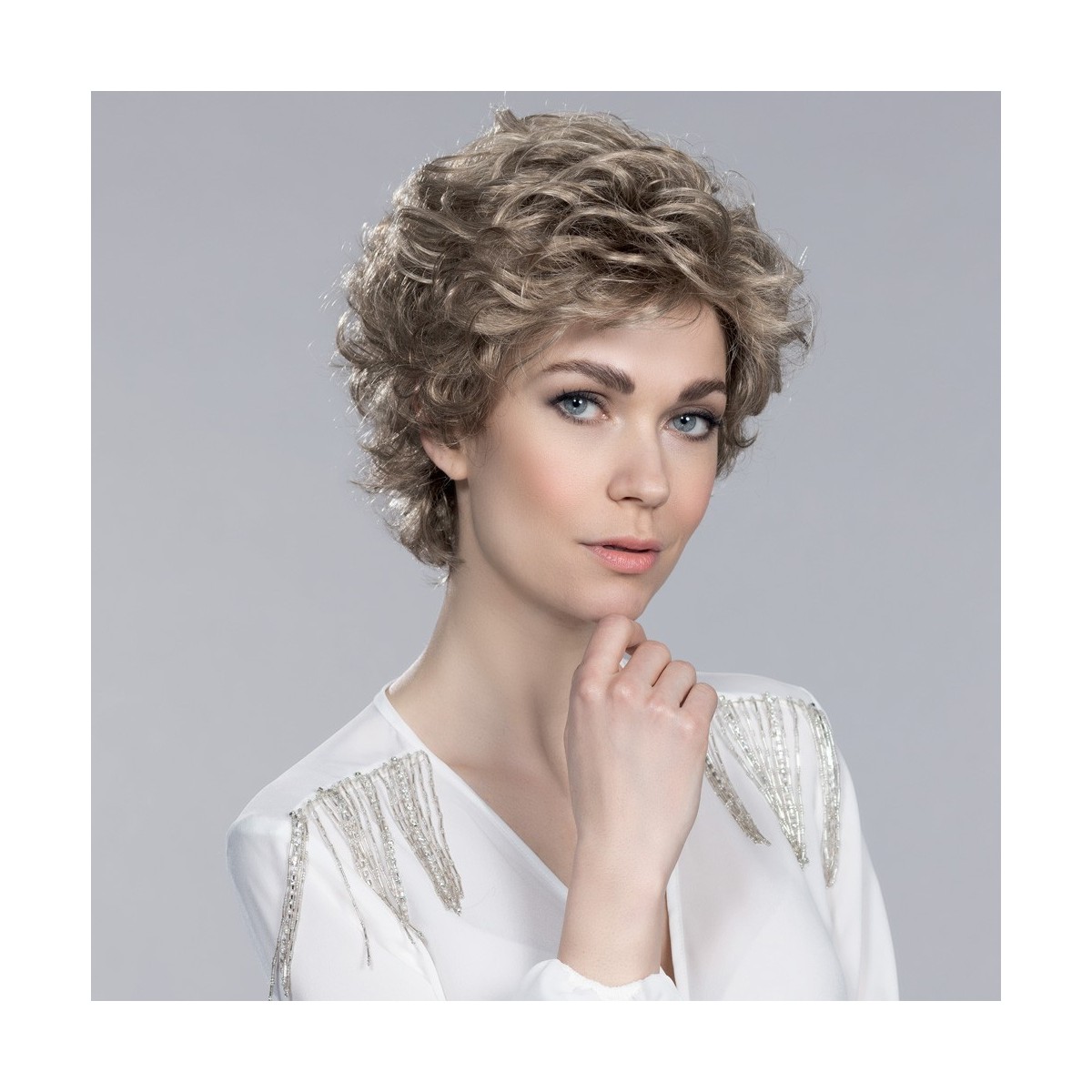 Perruque courte, une coupe chic pour toutes les occasions Perruque courte, une coupe chic pour toutes les occasions